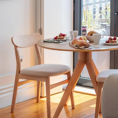 아파트 Stylish & Sunny 2br Near Heroismo By Lovelystay 포르투