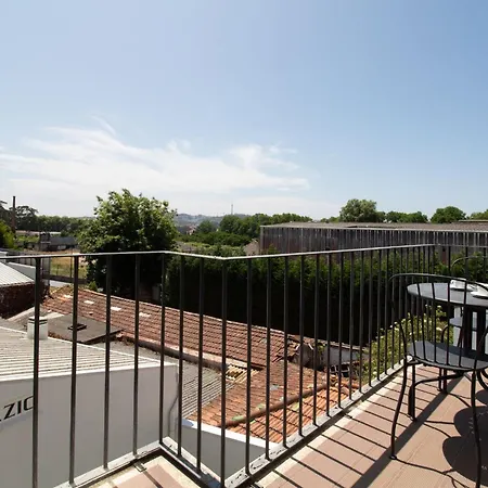 아파트 Stylish & Sunny 2br Near Heroismo By Lovelystay 포르투