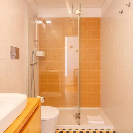 아파트 Stylish & Sunny 2br Near Heroismo By Lovelystay 포르투