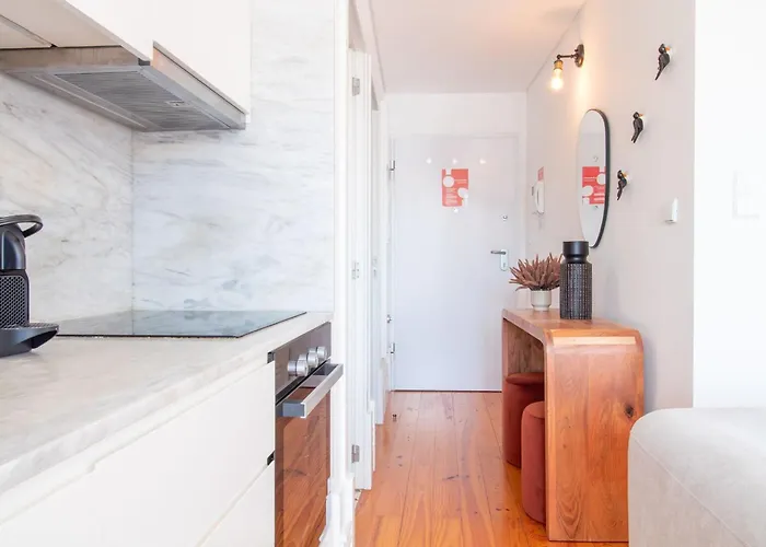 Stylish & Sunny 2br Near Heroismo By Lovelystay * Porto