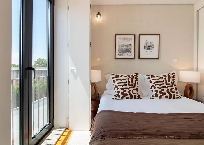 Stylish & Sunny 2br Near Heroismo By Lovelystay Lejlighed