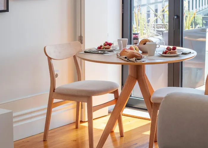 Apartment Stylish & Sunny 2br Near Heroismo By Lovelystay Porto